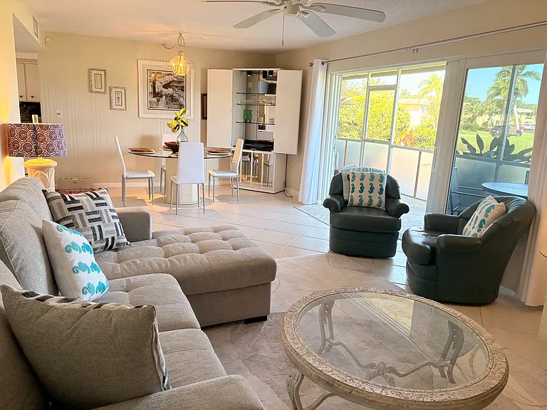 269 Palm Dr #3 — Photo 18
