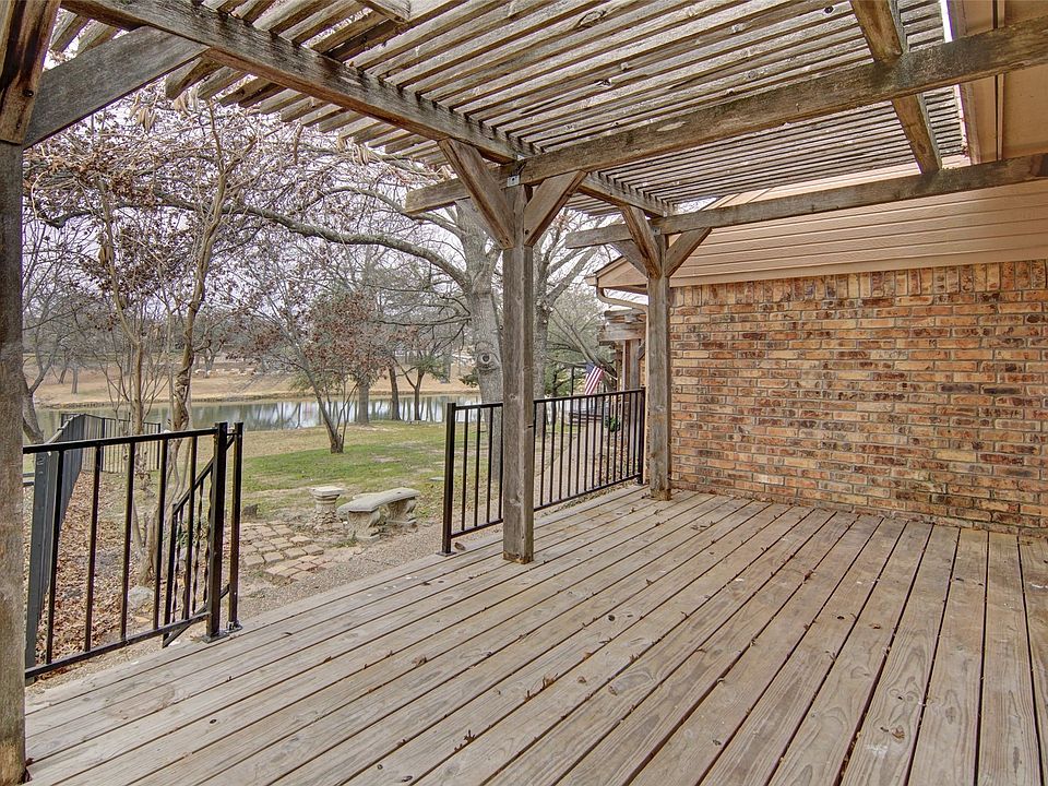 1st image of 2122 Clear Lake Rd