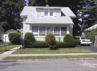 38 Schley St, Springfield, MA 01109