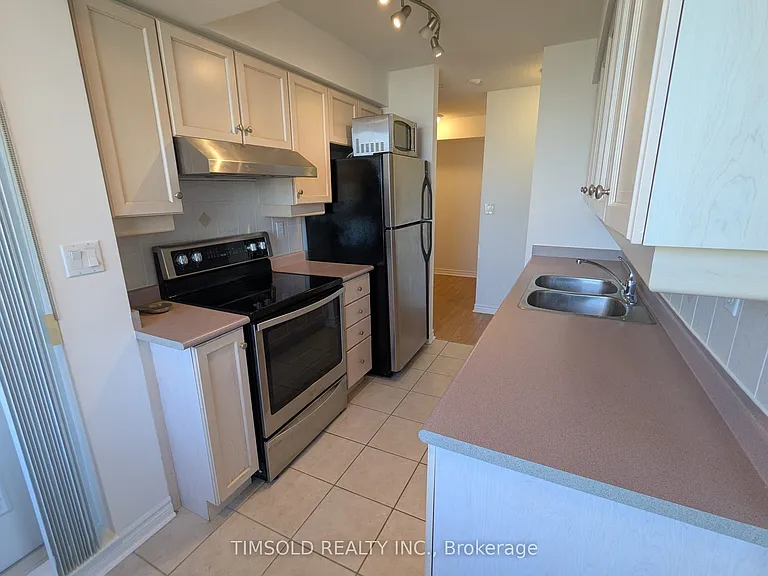 8 Rean Dr #1105 — Photo 8