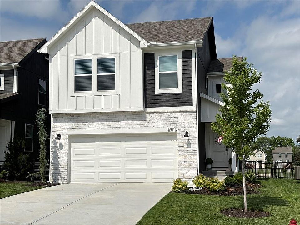 1st image of 8705 SW Edgewater Dr