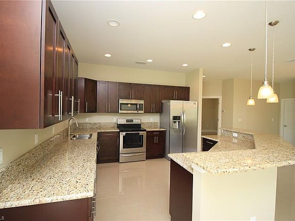 3rd image of 6820 Everglades Blvd N