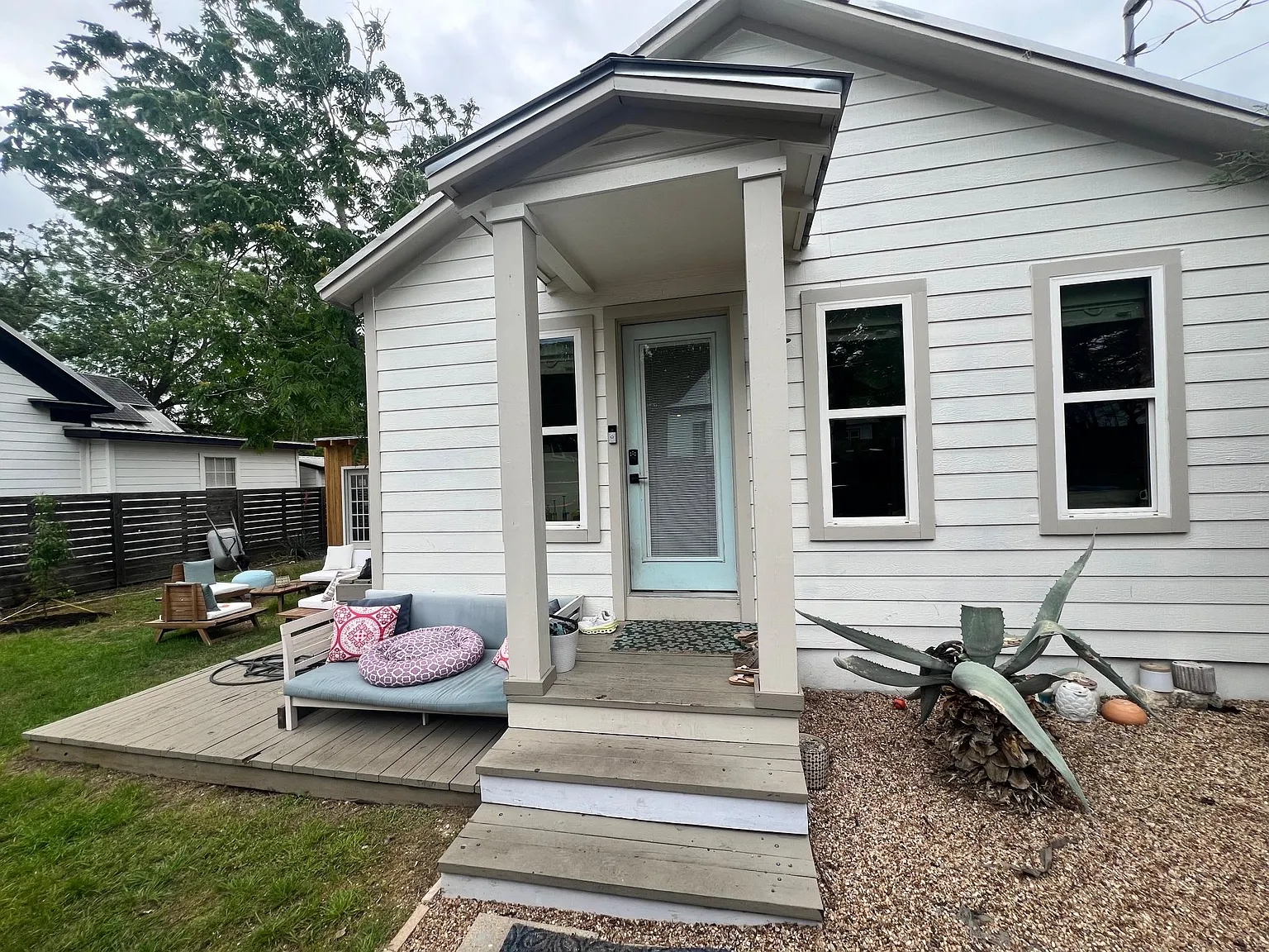 2 bed, 850 sqft, $2,500 — Photo 1