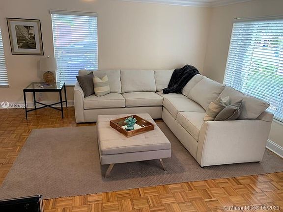 5th image of 305 SW 11th Ct #1