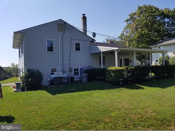 4th image of 939 Cedarwood Ave