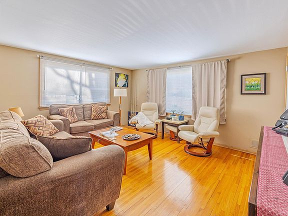 5th image of 1601 Buchanan St NE