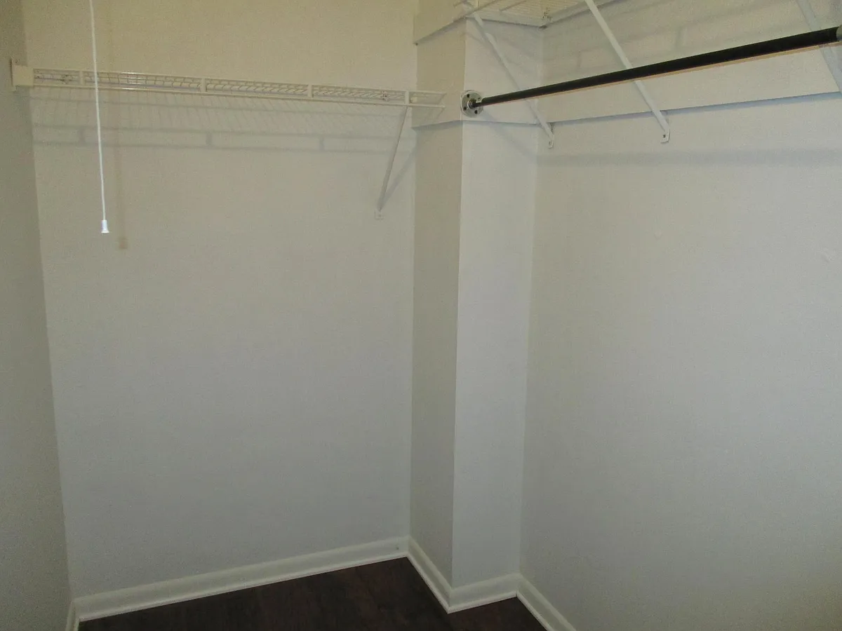 Building Photo - 102 Westcliff Center St #D