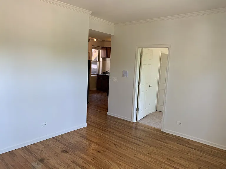 1943 W Chase Ave #2 — Photo 3