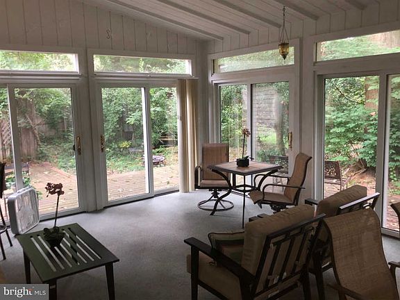 5th image of 38 Lynn Dr