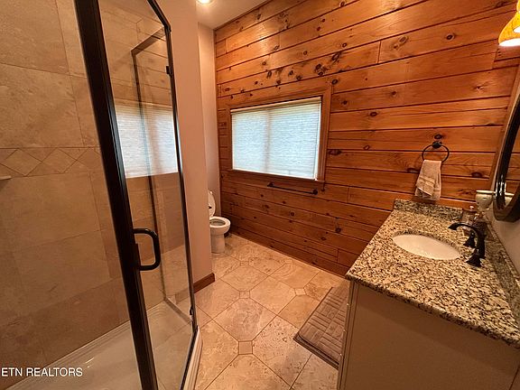 26th image of 150 Red Oak Dr