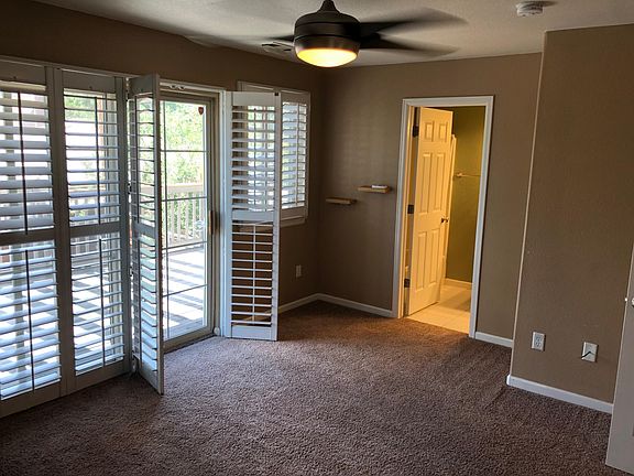 Master bed/bath/balcony