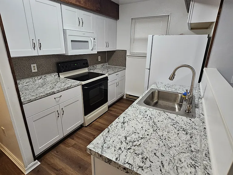 450 Garland Cir — Photo 7