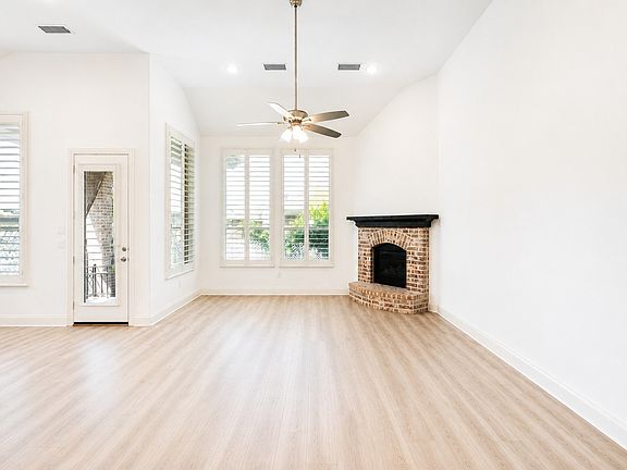 5th image of 7541 Pondview Ln