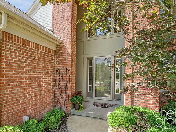 3rd image of 7095 Crystal View Dr SE