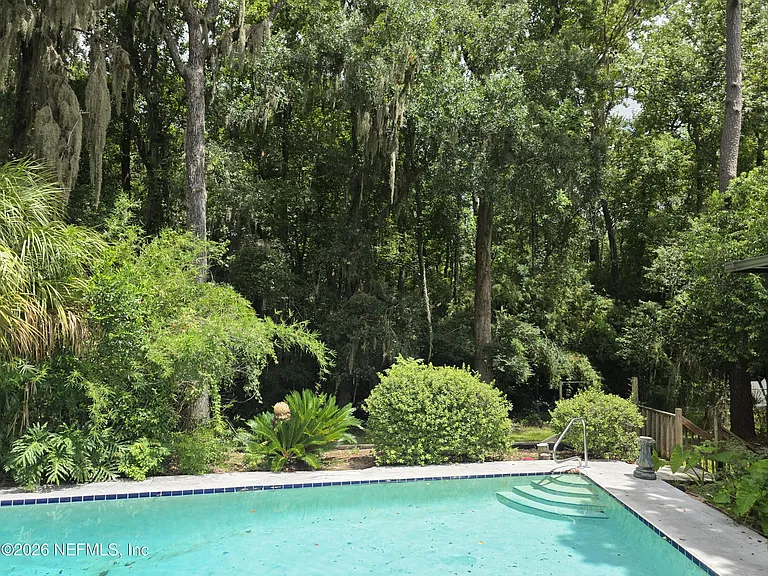 627 Grove Park Blvd — Photo 14
