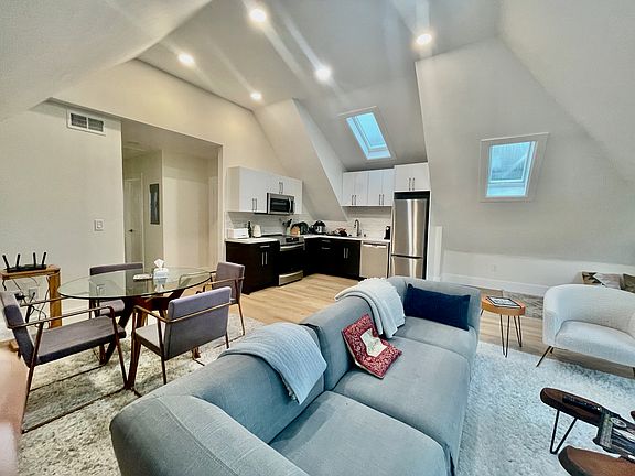 3rd image of 2727 Clay St #4