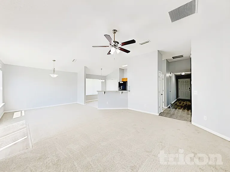 6830 Shoreline Ln — Photo 4