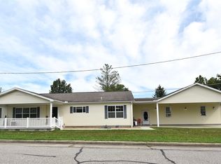 840 10th St NE, Linton, IN 47441