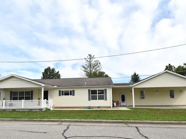 840 10th St NE, Linton, IN 47441