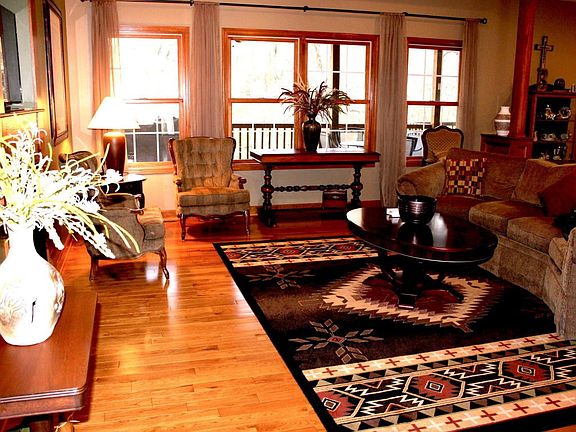 Looking to Living Room from Front Entry