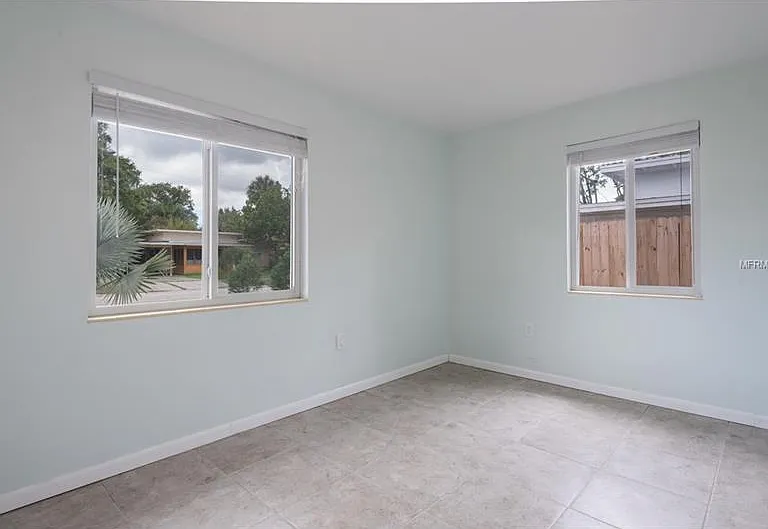3449 Tarlton St N — Photo 6