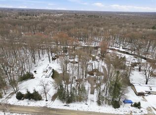 2647 W Huckleberry Rd, Sanford, MI 48657