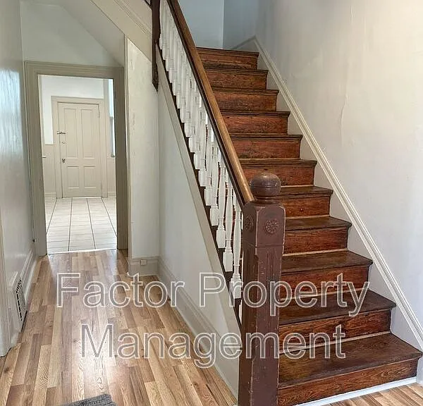 210 S 4th St — Photo 9