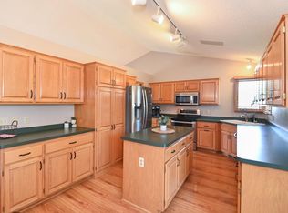 18140 82nd Pl N, Maple Grove, MN 55311