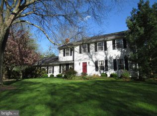 13 Hopkins Dr, Lawrenceville, NJ 08648