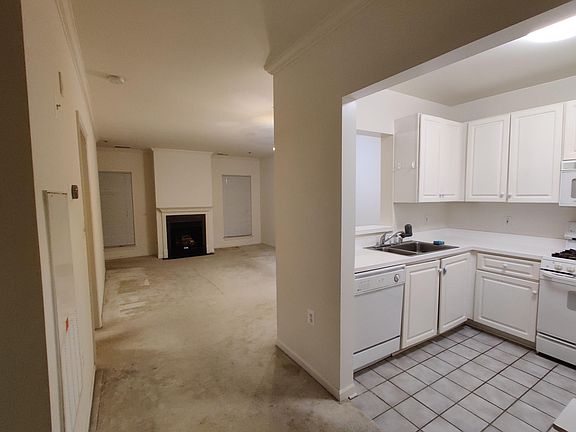 4th image of 7011 Falls Reach Dr APT 204