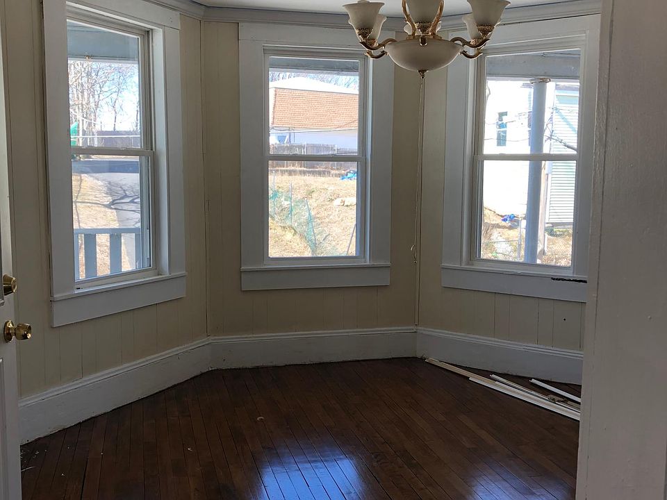 2nd image of 54 Temple St
