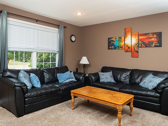 3rd image of 5462 Caplina Dr