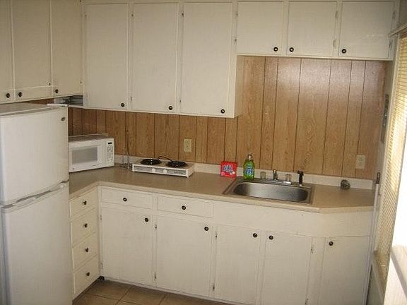 4th image of 203 E 20th 1/2 Ave