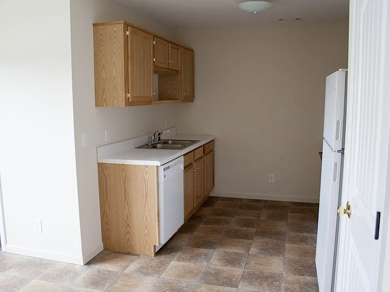 755 Kinniard Rd — Photo 7