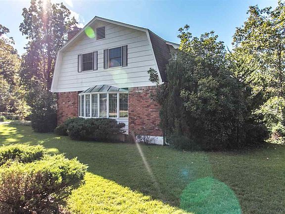 2nd image of 1515 Lurlyn Dr