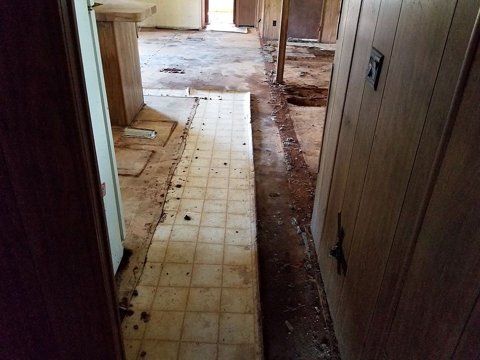 2nd image of 6662 Rainbow Ln