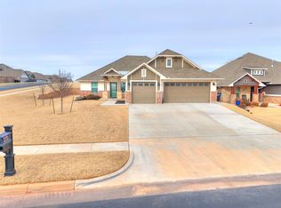 2801 Cedar Creek Dr, Moore, OK 73160