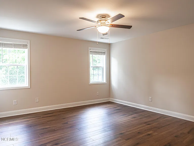 545 N Saylor St — Photo 12