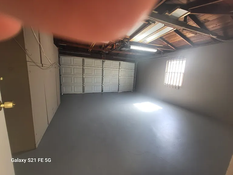 2 car large garage with extra storage.
Storage shed in back too