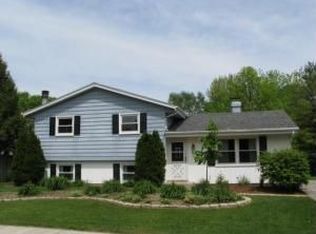 829 Wellington Dr, West Bend, WI 53090