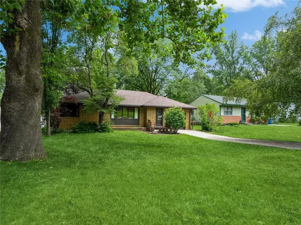 2319 Wakonda View Dr, Des Moines, IA 50321