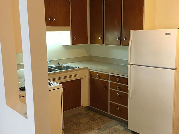 2nd image of 1030 NE 125th St APT 10