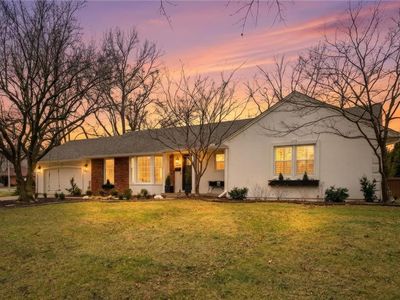 9428 Wenonga Rd, Leawood, KS, 66206