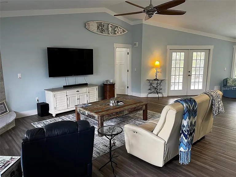 4594 Trails Dr — Photo 8