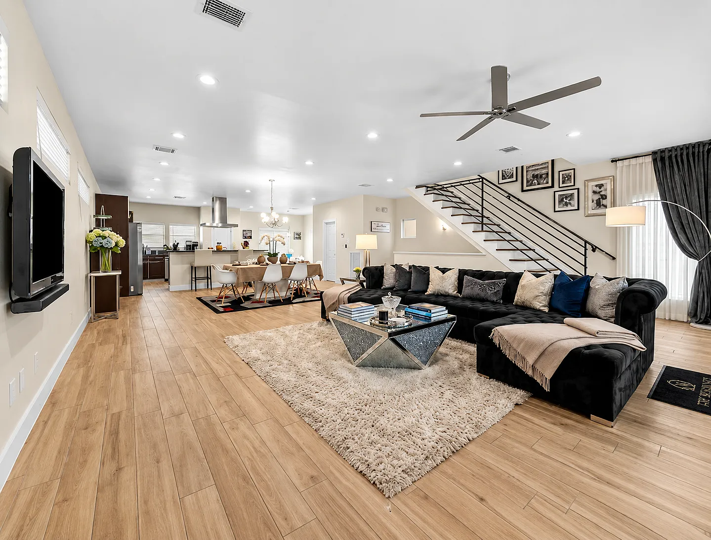 3045 Clinton Drive — Photo 2