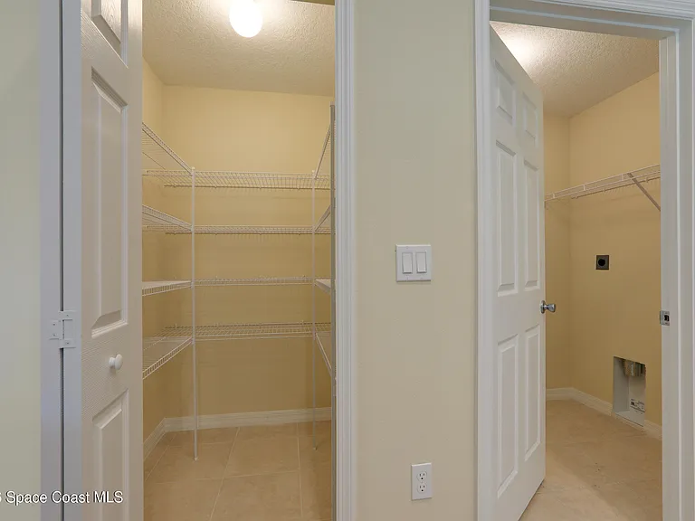 743 Breakwater Ter — Photo 20