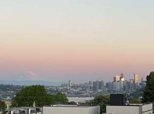 513 N 48th St, Seattle, WA 98103