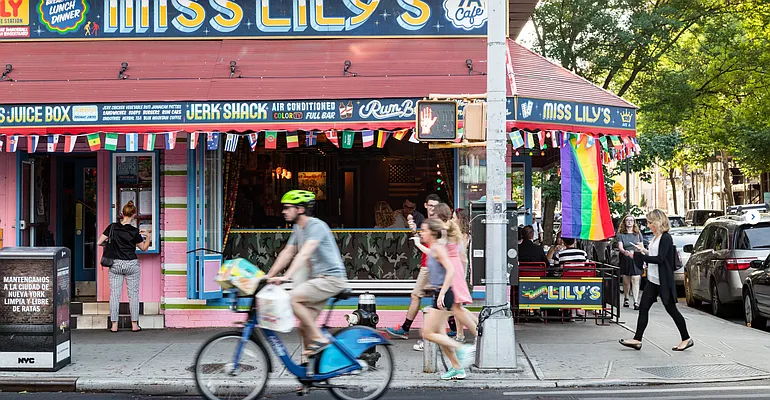 Rented by REAL New York | media 24