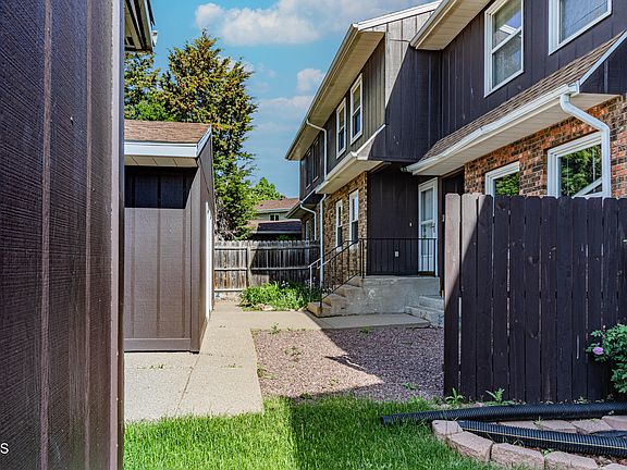 5th image of 3809 Renee Dr