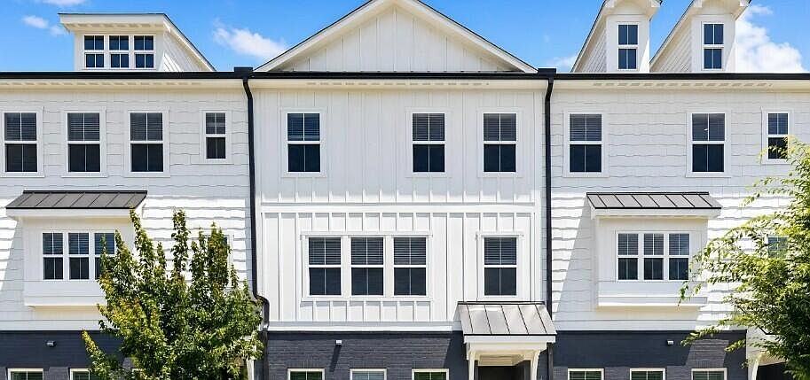 1st image of 3234 Aberdeen Row #19